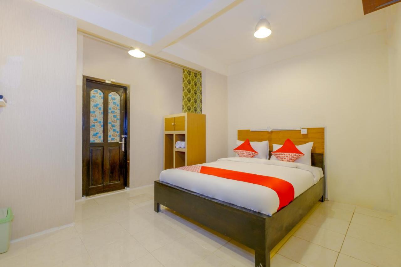 Oyo 3088 Green Valley House Senggigi Exterior photo